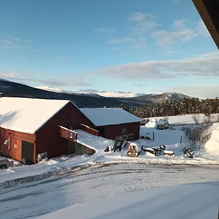 Hus Med Masse Overnattingsplasser Pa Muruvang Gard Дом отдыха *